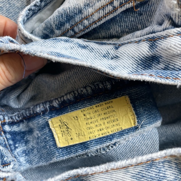 80s Chic brand Acid Washed Denim Bermuda Length shorts longline denim short - Picture 8 of 8